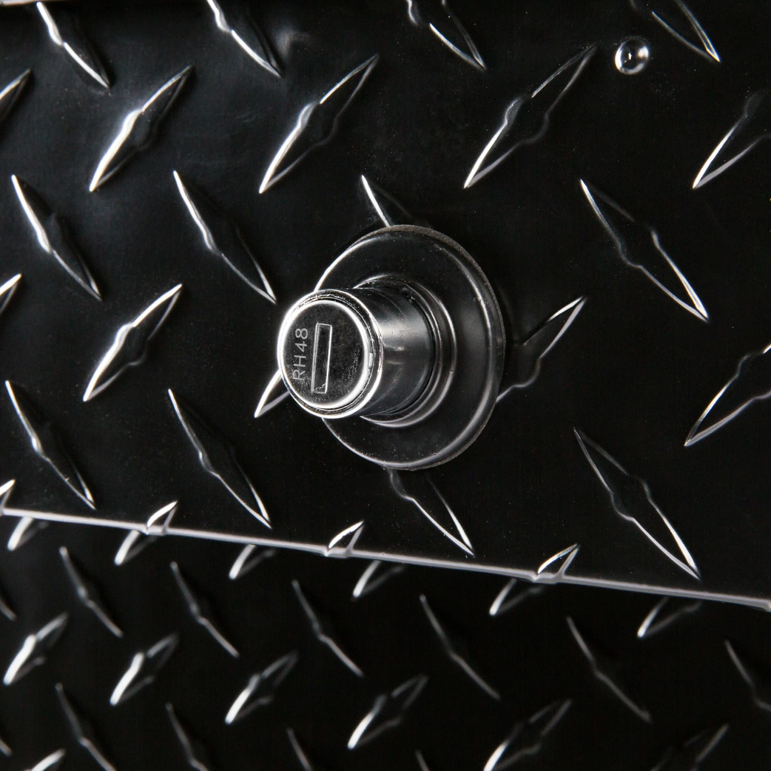 Kobalt Truck Tool Boxes 46.9-in x 15.8-in x 13-in Black Aluminum Crossover Truck Tool Box 4 Kobalt Truck Tool Boxes 46.9-in x 15.8-in x 13-in Black Aluminum Crossover Truck Tool Box - Image 4